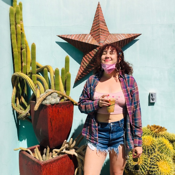 Meet your Posher, Nicole - Picture 5 of 14